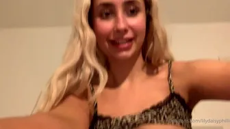 lilydaisyphillips  onlyfans Naughty slut posing in lingerie