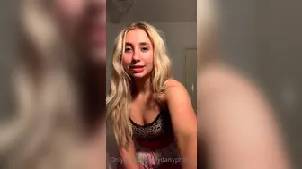 lilydaisyphillips  onlyfans  Shaved wet pink hole Spy Video