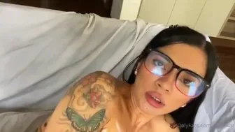 annielust  onlyfans playing with her ass