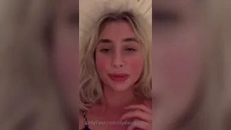 lilydaisyphillips  onlyfans Crazy sweety dabbles with sex machine