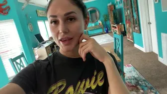 Arianamarie  onlyfans Naked babe demonstrates chocolate body