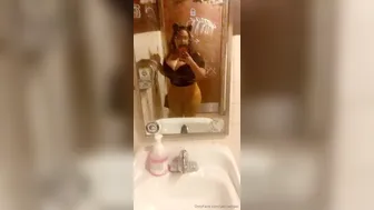 jadeykinz onlyfans Teen black/haired chick talks coquettishly on camera