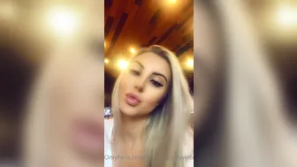 bootyqueenwinter onlyfans Dark chick seduces with big shapes