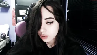 sherryshen  Wide spread of labia