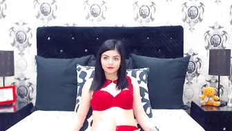 ynnesbronte  play with her ass and pink pussy