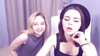 melanie_and_molly  hairbrush webcam rush fuck