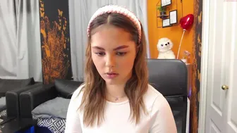 simply_lily 04-Jan-2023 camgirl from chaturbate action