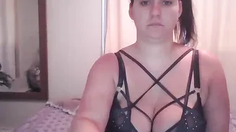 puffypuss  having webcam sex at home