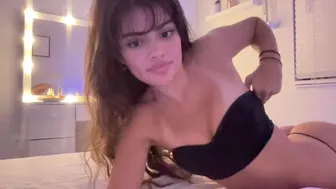 [chaturbate] poutyselenaa 4-April-2024 Recording A Show