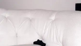 soma_saffira  touches her wet clitor