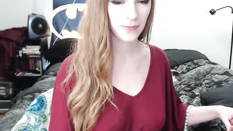 arielsilverr  fuck her Clit in public chat