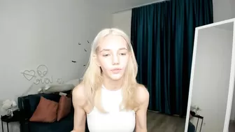 Mi_Mi_Molly Chaturbate 22-Jan-2025 slender blonde