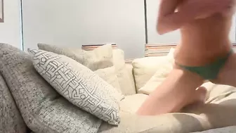 Daisybabyyyyy - fondling her pussy on webcam