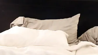 breeolson  Jerking her immense pussycat hole